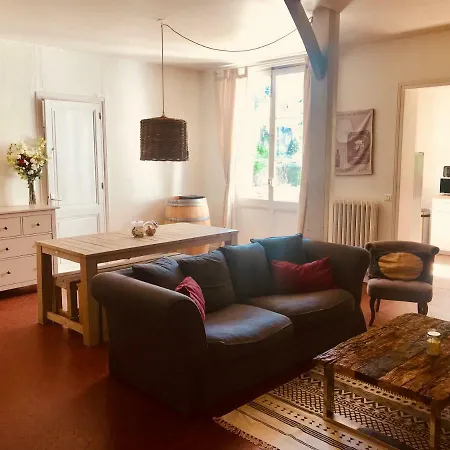 Charming Flat St Emilion Διαμέρισμα *